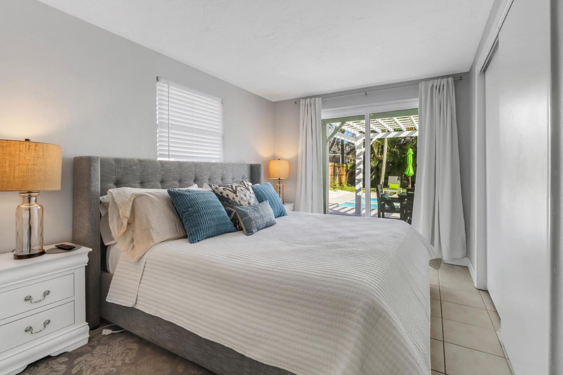 Little Beach House W/ Pool&Spa - 5 Minutes To Vanderbilt Beach North North Naples Exteriér fotografie